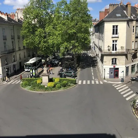 Comfortable In Nantes